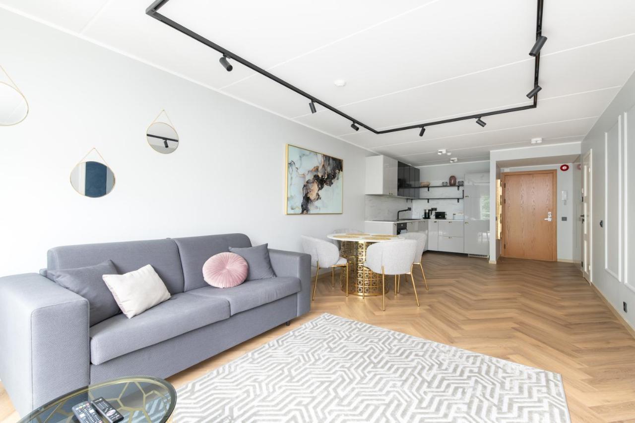 Central Rosi Art Deco Apartment With Parking ทาลลินน์ ภายนอก รูปภาพ