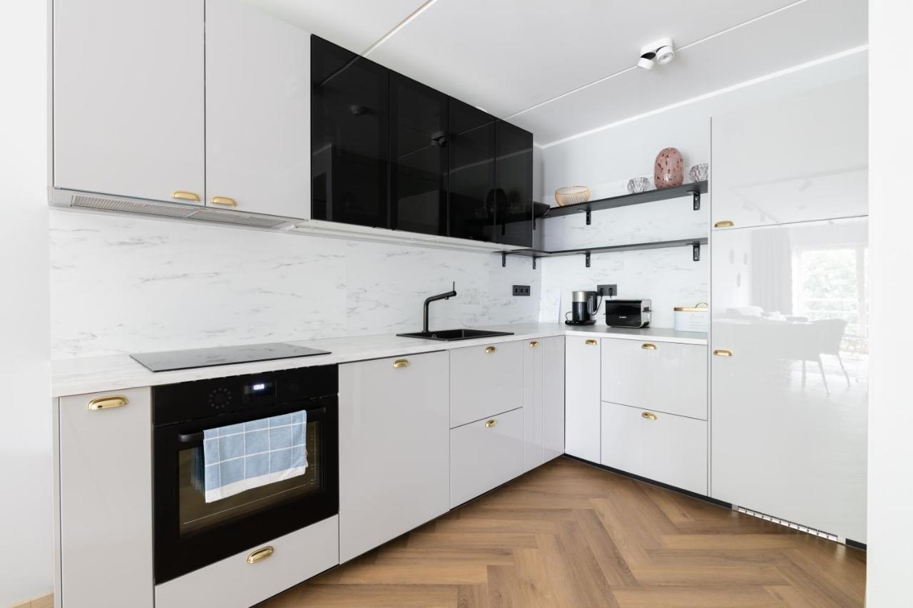 Central Rosi Art Deco Apartment With Parking ทาลลินน์ ภายนอก รูปภาพ